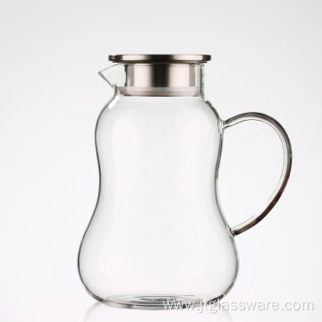 Borosilicate glass iced tea pitcher with lid